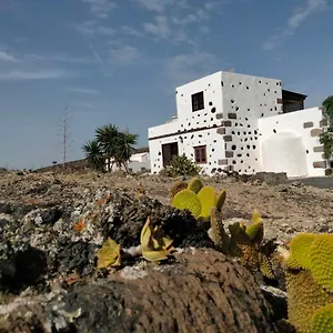 casa-volcanica-lanzarote.puertodelcarmen-hotels.org/