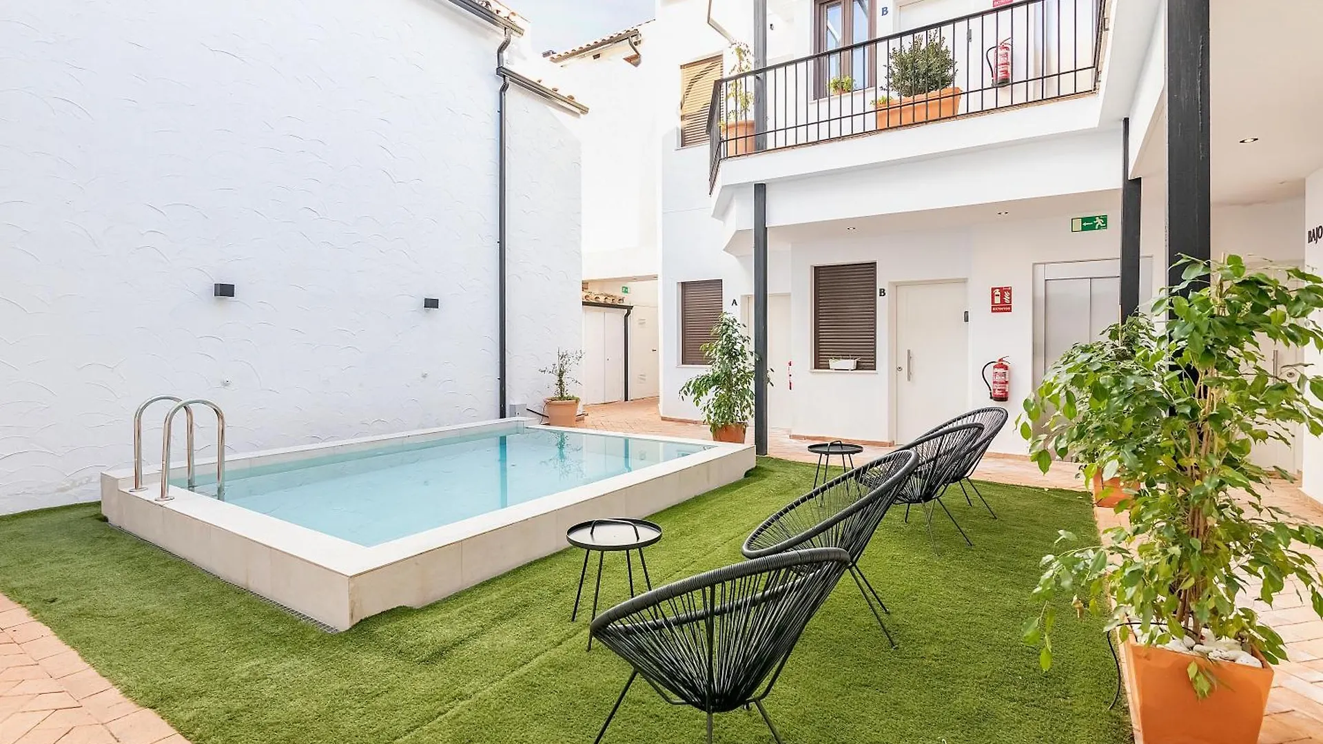 Bhost - Regina VIII Apartment Cordoba